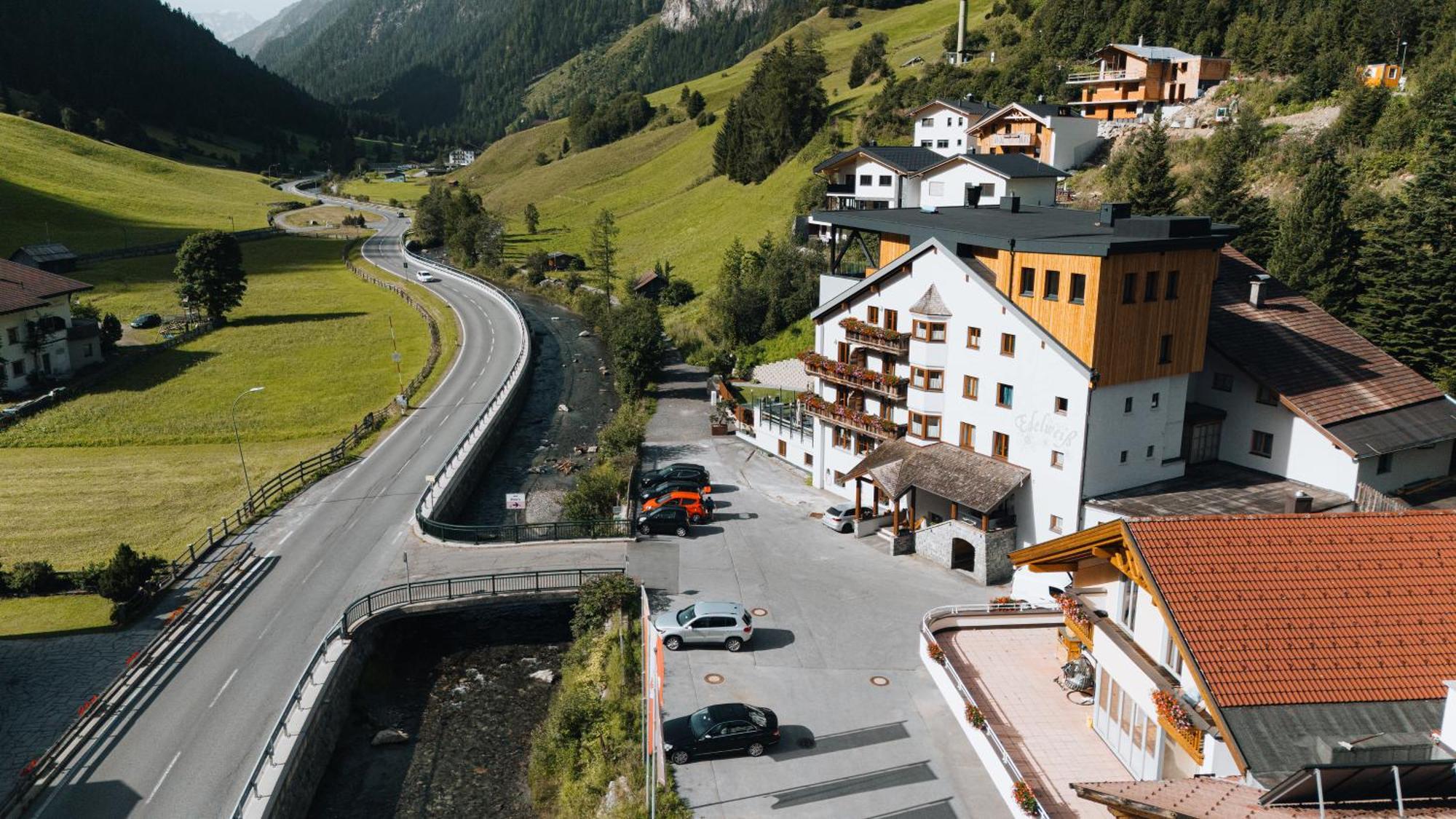 Hotel Edelweiss カウナータール エクステリア 写真