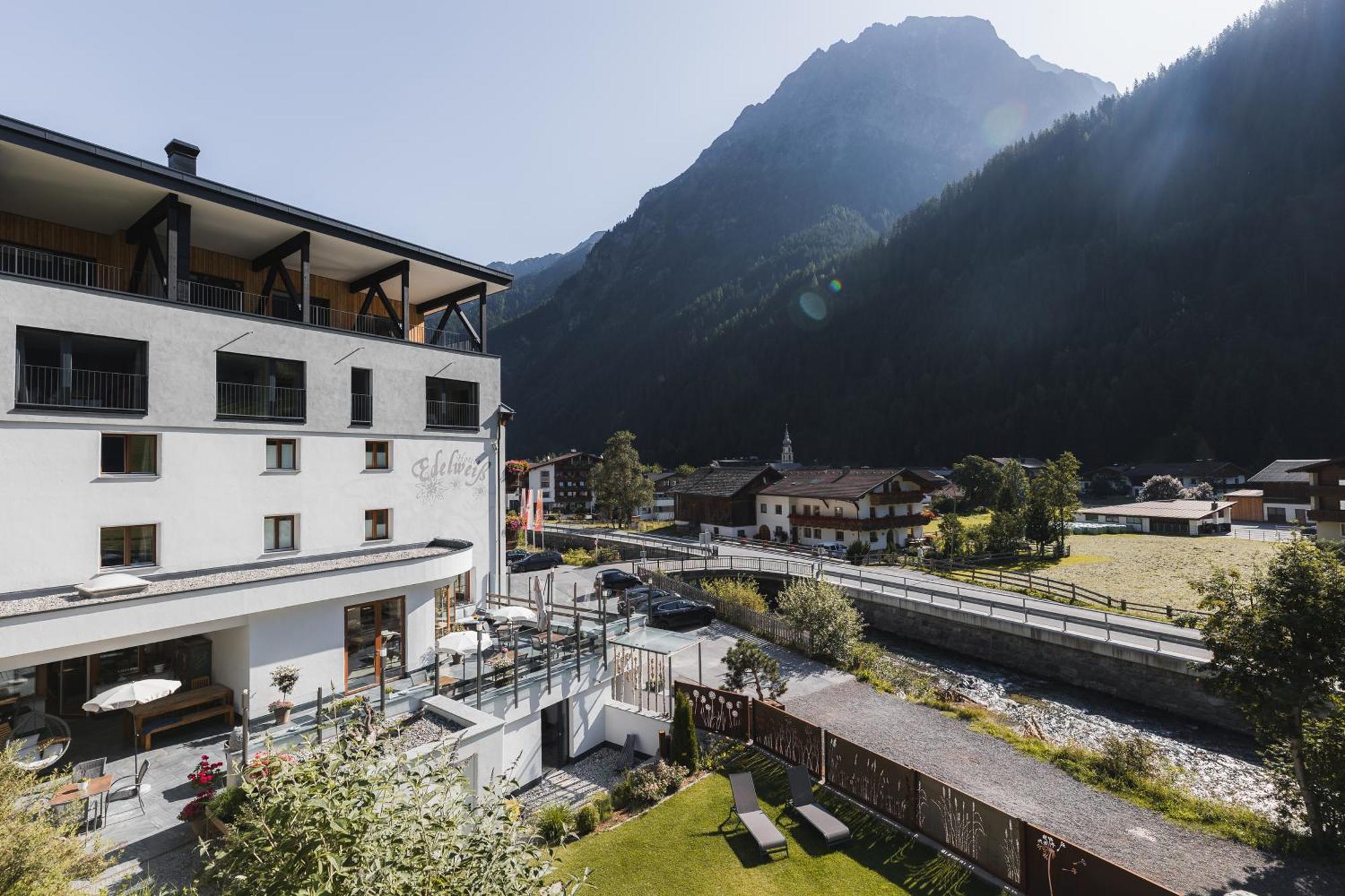 Hotel Edelweiss カウナータール エクステリア 写真