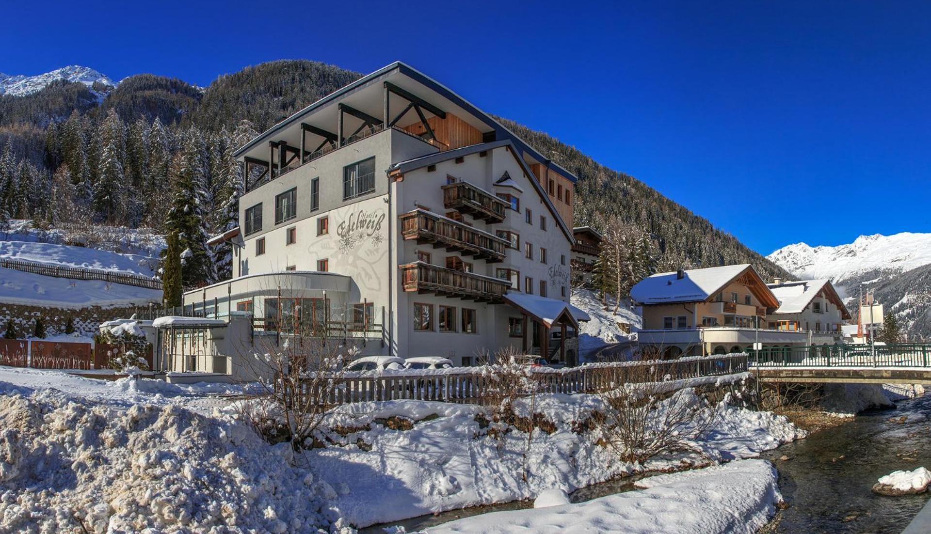 Hotel Edelweiss カウナータール エクステリア 写真