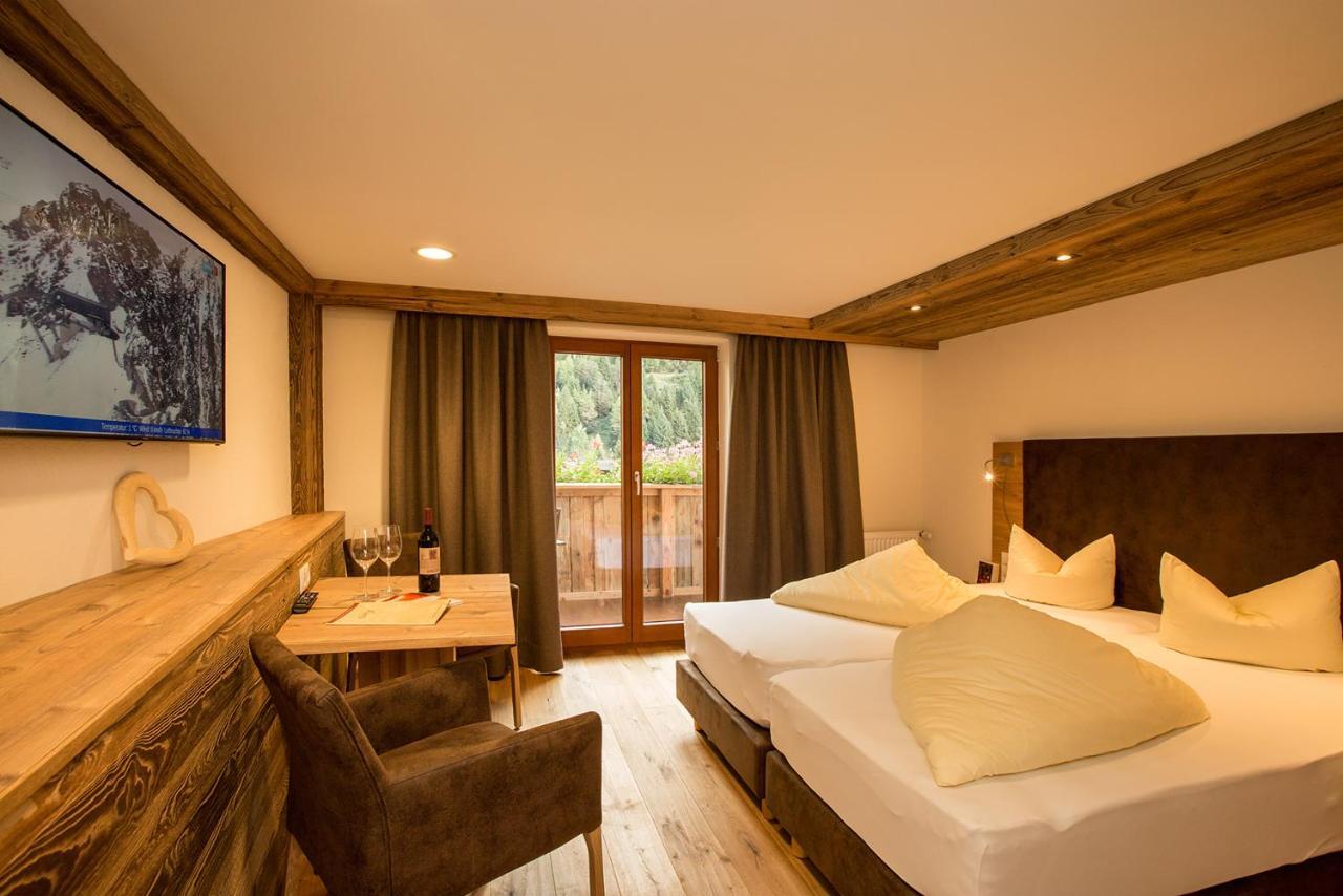 Hotel Edelweiss カウナータール エクステリア 写真