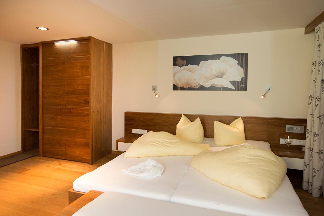 Hotel Edelweiss カウナータール エクステリア 写真
